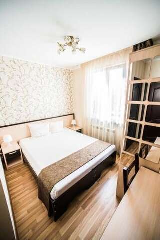 Гостиница Арт Отель Краснодар Стандартный двухместный номер с 1 кроватью или 2 отдельными кроватями-6