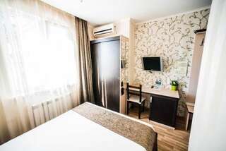 Гостиница Арт Отель Краснодар Стандартный двухместный номер с 1 кроватью или 2 отдельными кроватями-5