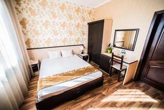 Гостиница Арт Отель Краснодар Улучшенный двухместный номер с 1 кроватью или 2 отдельными кроватями-2