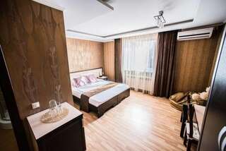 Гостиница Арт Отель Краснодар Улучшенный двухместный номер с 1 кроватью или 2 отдельными кроватями-10